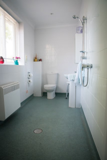 Hollybank ensuite